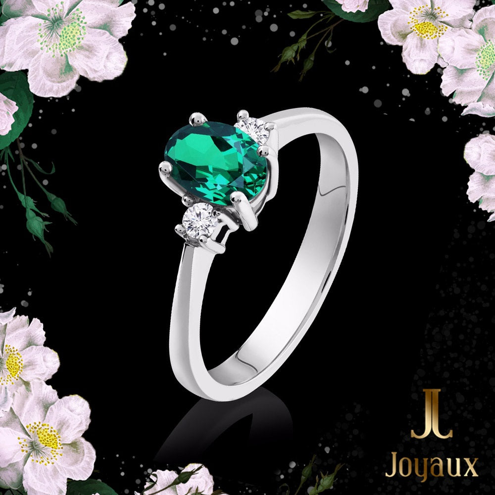 Emerald and Diamond Ring in 18K White Gold