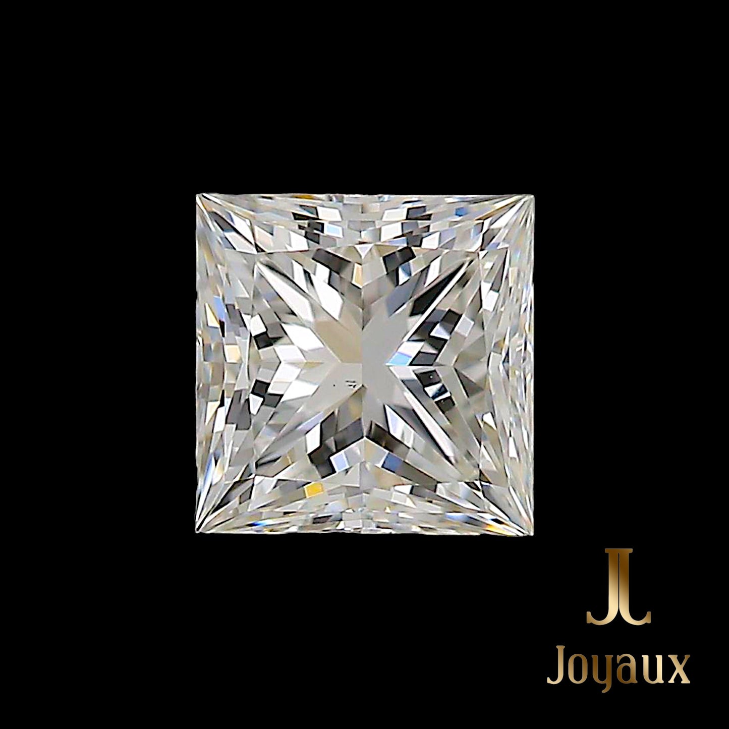 Exquisite 0.32 ct Princess Cut Diamond | Atelier de Joyaux™ Geneva