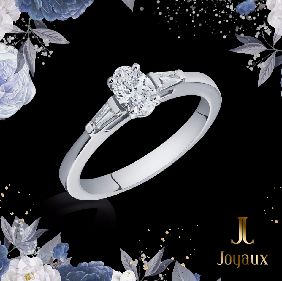 Bague en Diamant Taille Ovale avec Pierres Latérales Baguette