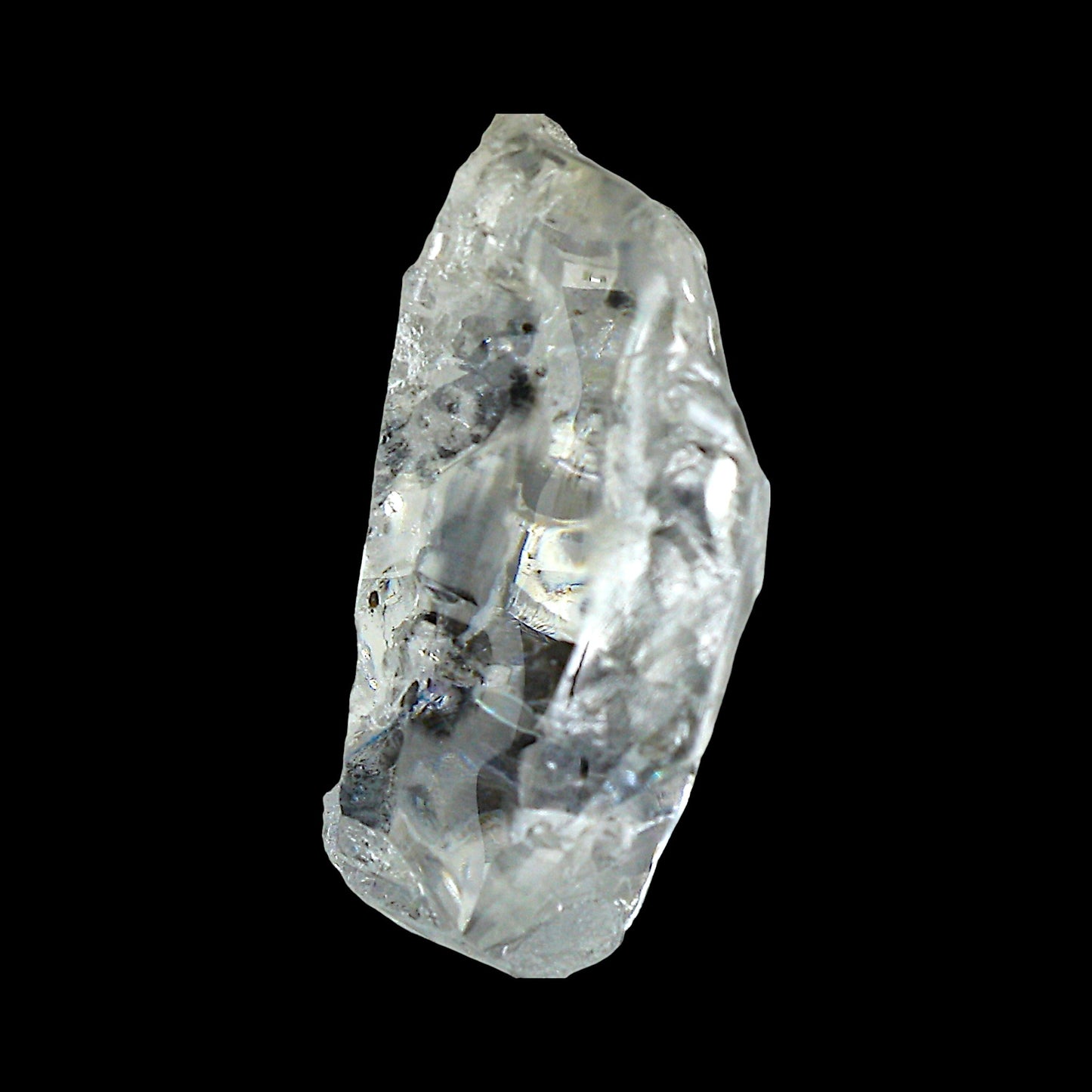 Mined in the illustrious lands of Botswana, each diamond bears the natural essence of its origin, certified for its authenticity and brilliance.