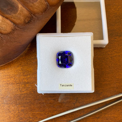 Legendary 28.02 ct Tanzanite - The Ultimate Treasure of Rare Gems