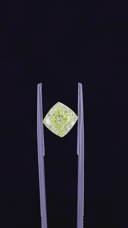 Diamant jaune intense fantaisie de 6,53 carats