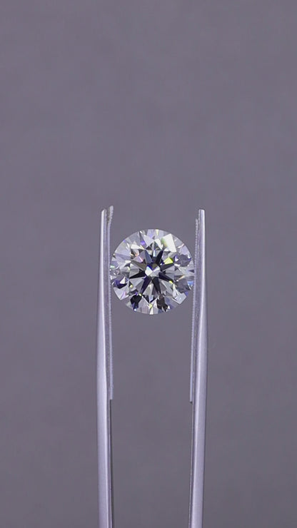 5.02-Carat Round E VVS2 Diamond - A Pinnacle of Rare Beauty and Investment