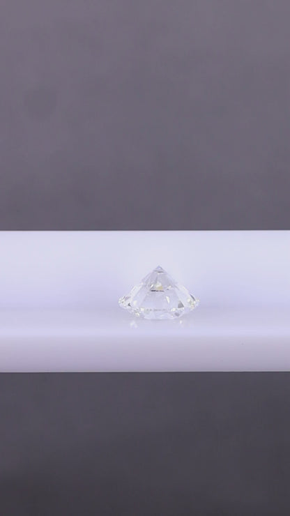 Rare 5.02 carat Round Brilliant diamond
