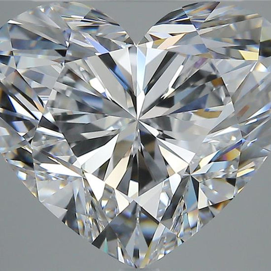 Discover the 8.01 carat Heart Brilliant Diamond from Atelier de Joyaux™, a flawless gem of exceptional rarity and beauty. Certified by GIA, this Type IIa diamond embodies the pure heart of Africa, available exclusively by request in Geneva.